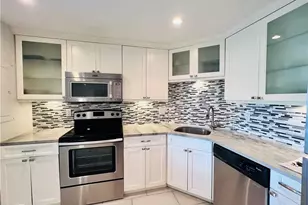 5 Bluebill Ave, Naples, FL 34108 - Photo 8