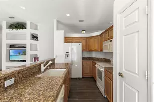 151 Vista Ln, Naples, FL 34119 - Photo 4