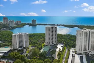 5555 Heron Point Dr, Naples, FL 34108 - Photo 4