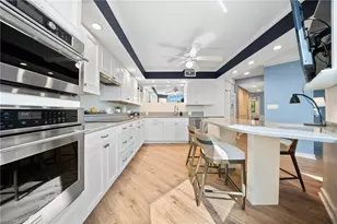 5555 Heron Point Dr, Naples, FL 34108 - Photo 12