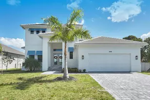 1448 10th St N, Naples, FL 34102 - Photo 1