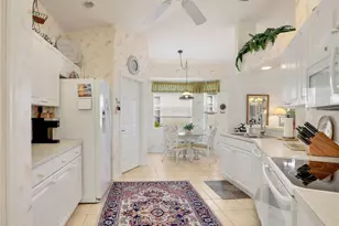 586 Crossfield Cir, Naples, FL 34104 - Photo 14