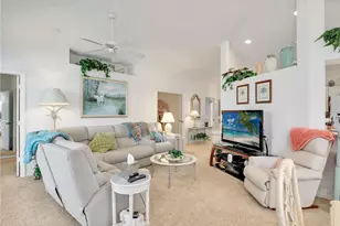 586 Crossfield Cir, Naples, FL 34104 - Photo 12