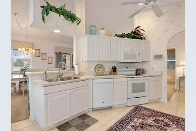 586 Crossfield Cir, Naples, FL 34104 - Photo 16