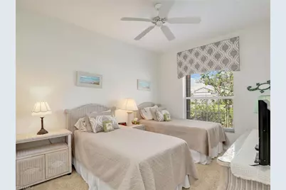 586 Crossfield Cir, Naples, FL 34104 - Photo 30