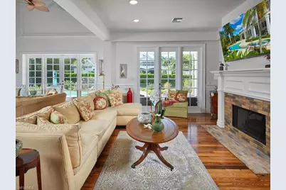 2750 Treasure Ln, Naples, FL 34102 - Photo 8