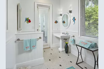 2750 Treasure Ln, Naples, FL 34102 - Photo 24