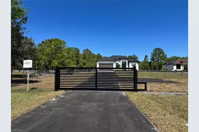 3217 60th Ave NE, Naples, FL 34120 - Photo 2