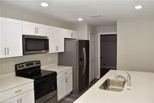 2863 Vineyard Cir, North Port, FL 34288 - Photo 2