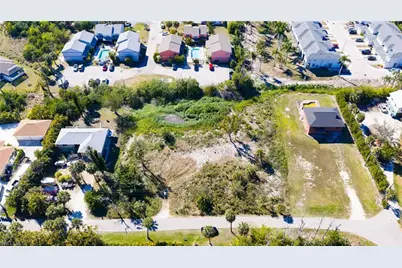 16560 Wisteria Dr, Fort Myers, FL 33908 - Photo 24