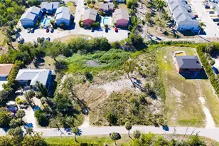 16560 Wisteria Dr, Fort Myers, FL 33908 - Photo 24