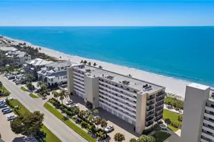 10475 Gulf Shore Dr, Naples, FL 34108 - Photo 28