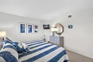 10475 Gulf Shore Dr, Naples, FL 34108 - Photo 20