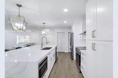 27153 Edenbridge Ct, Bonita Springs, FL 34135 - Photo 4