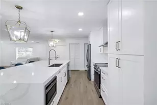 27153 Edenbridge Ct, Bonita Springs, FL 34135 - Photo 4