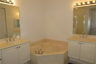 1305 Mariposa Cir, Naples, FL 34105 - Photo 14