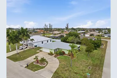 219 SE 16th Ter, Cape Coral, FL 33990 - Photo 4