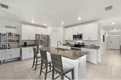 737 Hadley St W, Naples, FL 34104 - Photo 6