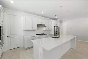 2133 Sequoia Ct, Naples, FL 34120 - Photo 10