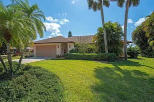 105 Cherry Hill Ct, Naples, FL 34113 - Photo 4