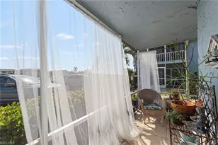 256 Palm Dr, Naples, FL 34112 - Photo 22