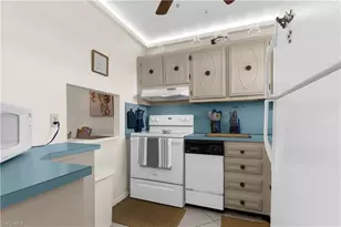 150 Turtle Lake Ct, Naples, FL 34105 - Photo 6