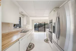 517 Lake Louise Cir, Naples, FL 34110 - Photo 6