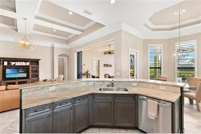 7262 Lantana Cir, Naples, FL 34119 - Photo 10