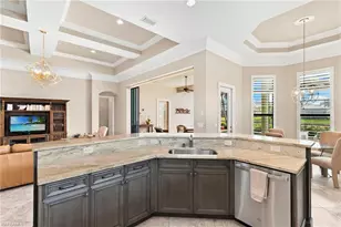 7262 Lantana Cir, Naples, FL 34119 - Photo 10