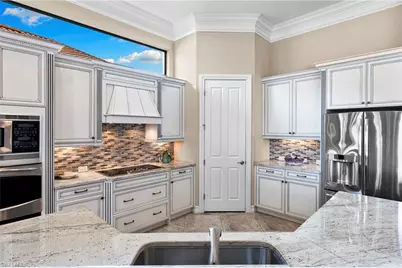 7262 Lantana Cir, Naples, FL 34119 - Photo 12