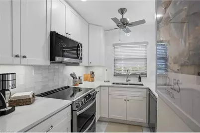 682 Broad Ave S #J682, Naples, FL 34102 - Photo 4