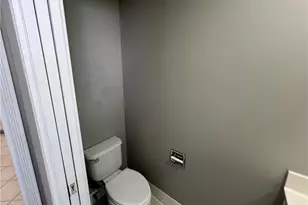 5365 Cove Cir, Naples, FL 34119 - Photo 20