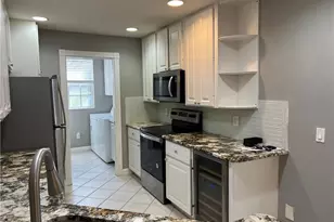 5365 Cove Cir, Naples, FL 34119 - Photo 12