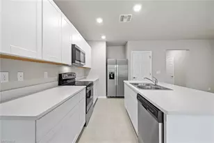 15319 Wildflower Cir, Naples, FL 34119 - Photo 16