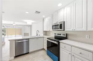 7821 Veronawalk Blvd, Naples, FL 34114 - Photo 10