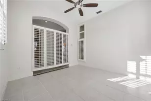 982 Fountain Run, Naples, FL 34119 - Photo 8