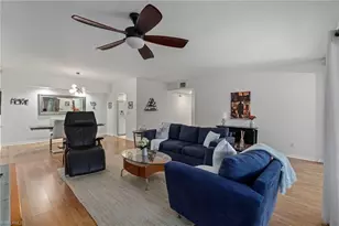 102 Tuscana Ct, Naples, FL 34119 - Photo 4