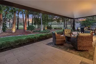 344 Edgemere Way N, Naples, FL 34105 - Photo 2