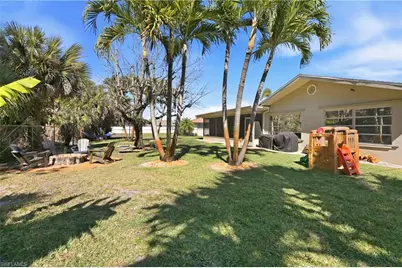 267 Cypress Way W, Naples, FL 34110 - Photo 44