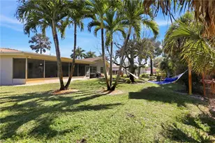 267 Cypress Way W, Naples, FL 34110 - Photo 42