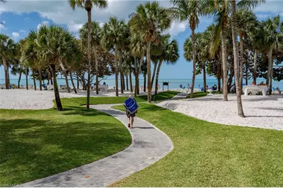 600 Parkview Ln, Naples, FL 34103 - Photo 18