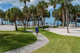 600 Parkview Ln, Naples, FL 34103 - Photo 18