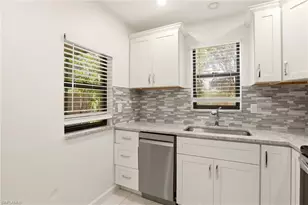 1450 Green Valley Cir, Naples, FL 34104 - Photo 12