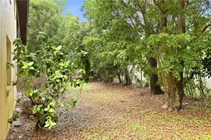 1450 Green Valley Cir, Naples, FL 34104 - Photo 32
