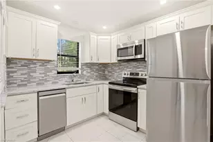 1450 Green Valley Cir, Naples, FL 34104 - Photo 10