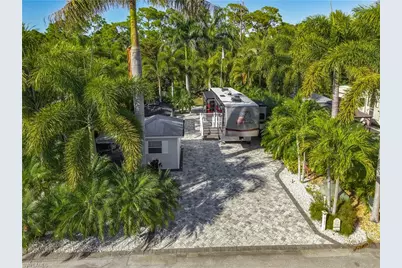 10067 Ramblewood Ct, Fort Myers, FL 33905 - Photo 6