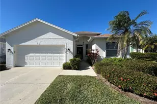 430 Crossfield Cir, Naples, FL 34104 - Photo 2