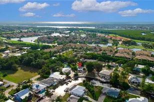 3461 Lakeview Dr, Naples, FL 34112 - Photo 6