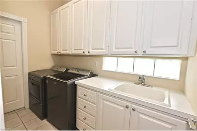 5495 Freeport Ln, Naples, FL 34119 - Photo 18