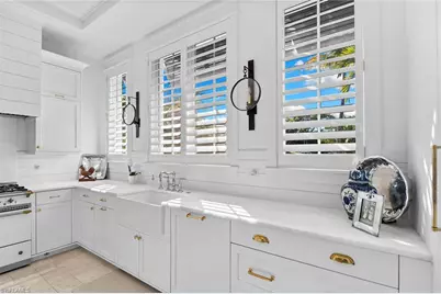 901 10th Ave S, Naples, FL 34102 - Photo 8